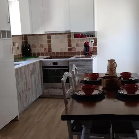 Homestay De - Casa Do Ladrilho Moes